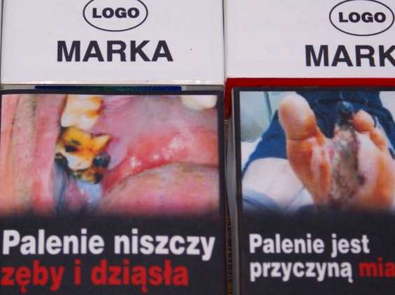 Zakaz informowania w sklepach o markach papierosów 
