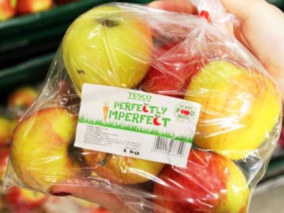 Tesco: nieidealne warzywa i owoce we wszystkich sklepach 