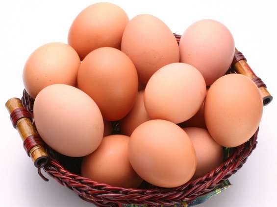Makro wycofuje się ze sprzedaży jaj z chowu klatkowego 