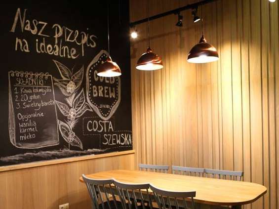 Costa Coffee na rynku Starego Miasta w Krakowie 