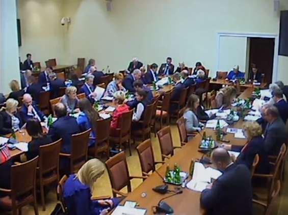 Sejm ponownie będzie dziś dyskutował o niedzielach 