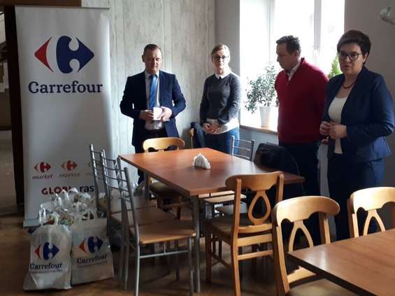 Carrefour pomógł poszkodowanym z Poznania 