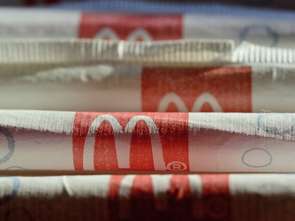 McDonald's wycofa plastikowe słomki