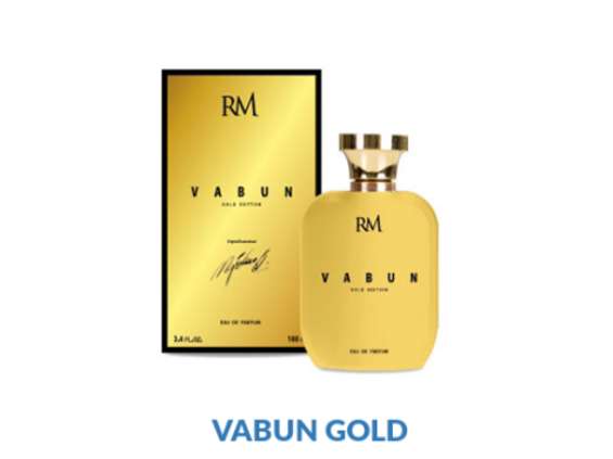 Radek Majdan dostarczy perfumy do drogerii Natura 