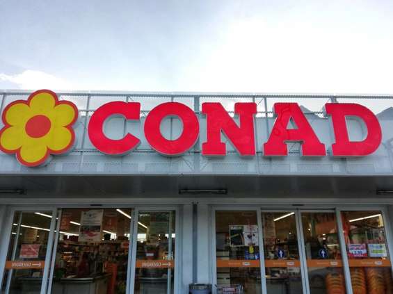 Auchan rezygnuje z włoskiego rynku