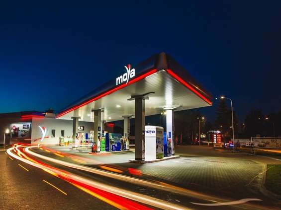 Anwim pozyskał 140 mln zł na rozwój sieci stacji paliw Moya 