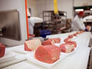 Parlament Europejski rozważy opłatę środowiskową za mięso