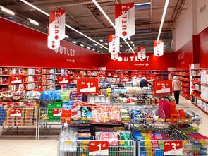 Carrefour przyspiesza inwestycje w outlety