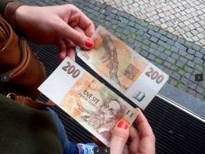 Czesi oszczędzają - robią zakupy w Polsce