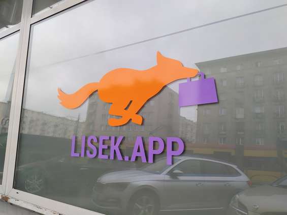 Lisek.app dowiezie dania i zupy w słoikach Pamapolu 