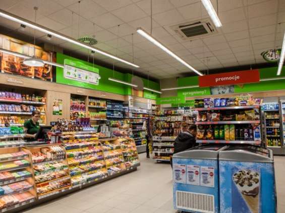 Listonic i CMR: ulubione sklepy; Auchan, Carrefour, Żabka w dół 