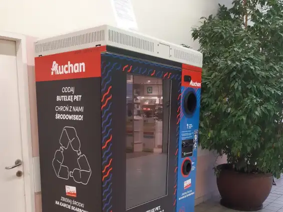 Auchan będzie testował butelkomaty w kolejnych miastach